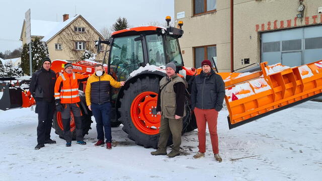 Do Žichlínku jsme předali nový traktor Kubota